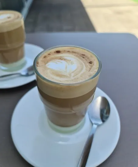 Leche y leche, the Canarian coffee with condensed milk